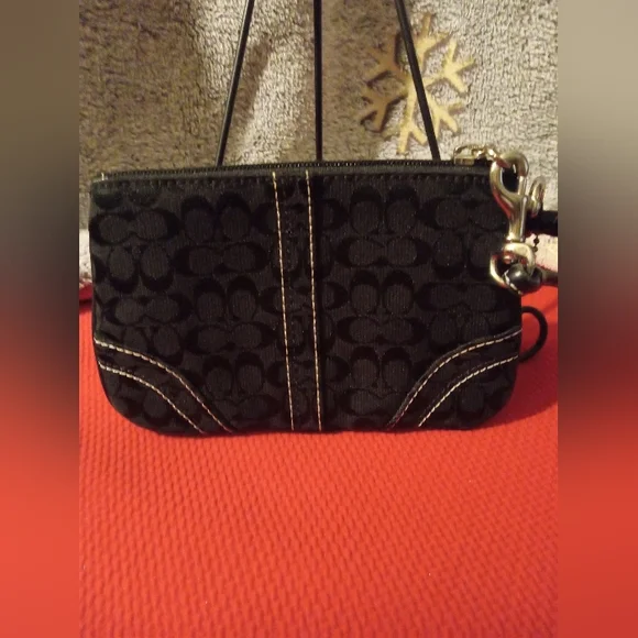 Black Coach Wristlet EUC - Picture 2 of 7